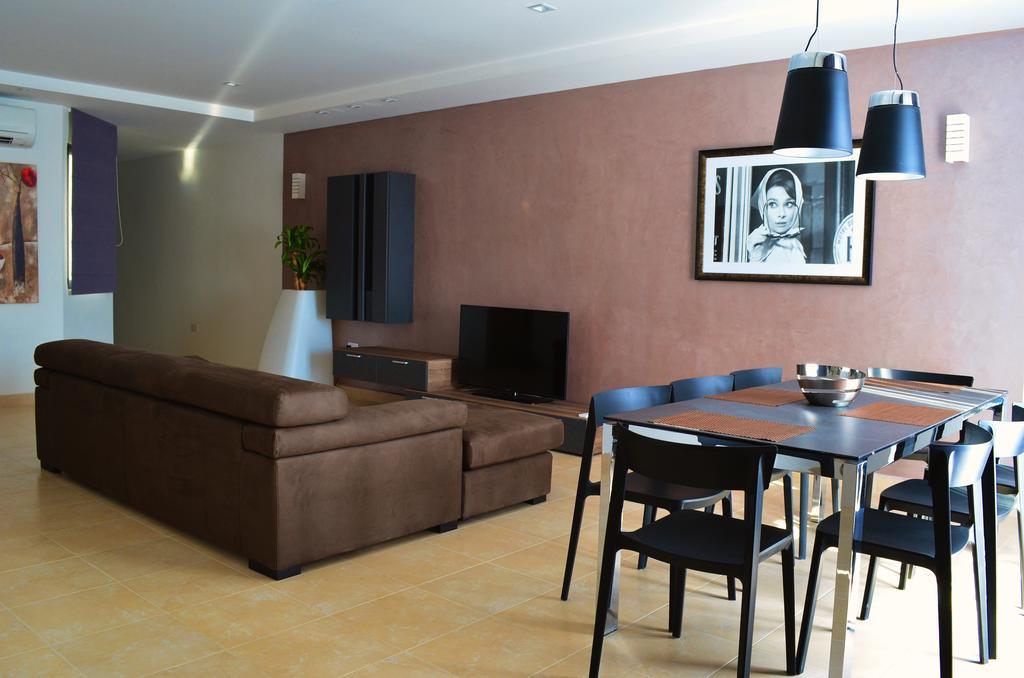 Hepburn Holiday Apartment Birżebbuġa Extérieur photo